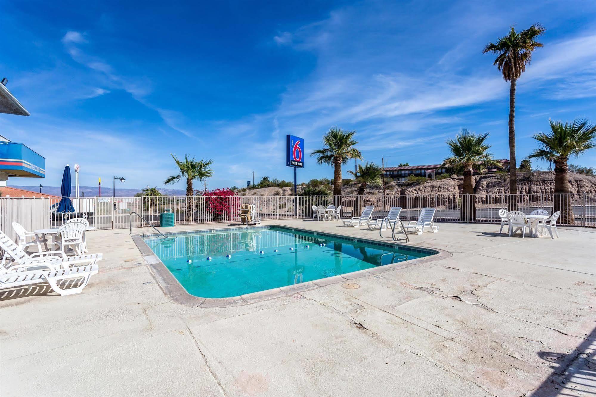 Hotel 6-needles, Ca 2*